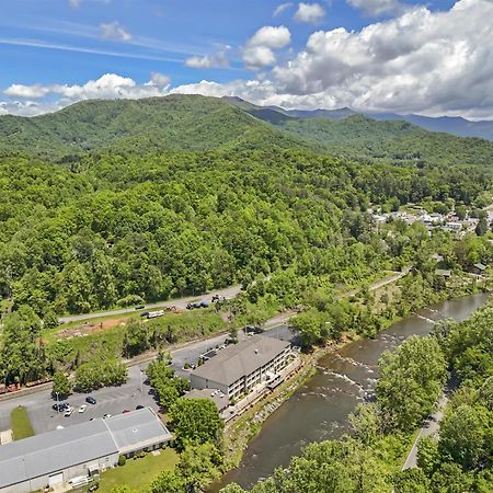 Best Western Plus River Escape Sylva / Dillsboro Exterior photo