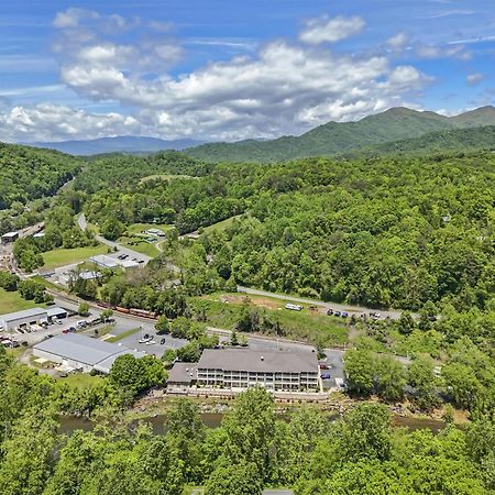 Best Western Plus River Escape Sylva / Dillsboro Exterior photo