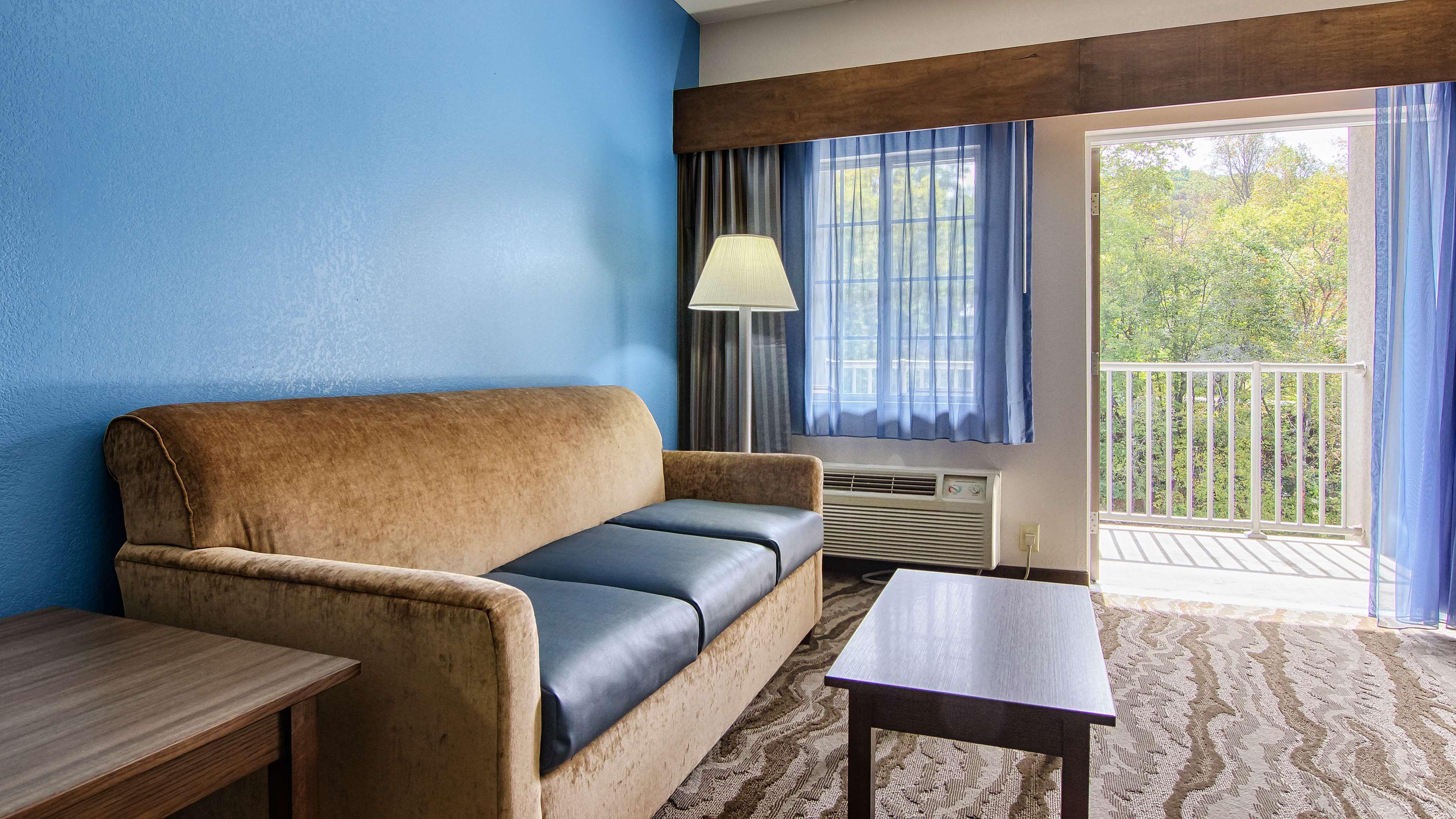 Best Western Plus River Escape Sylva / Dillsboro Exterior photo