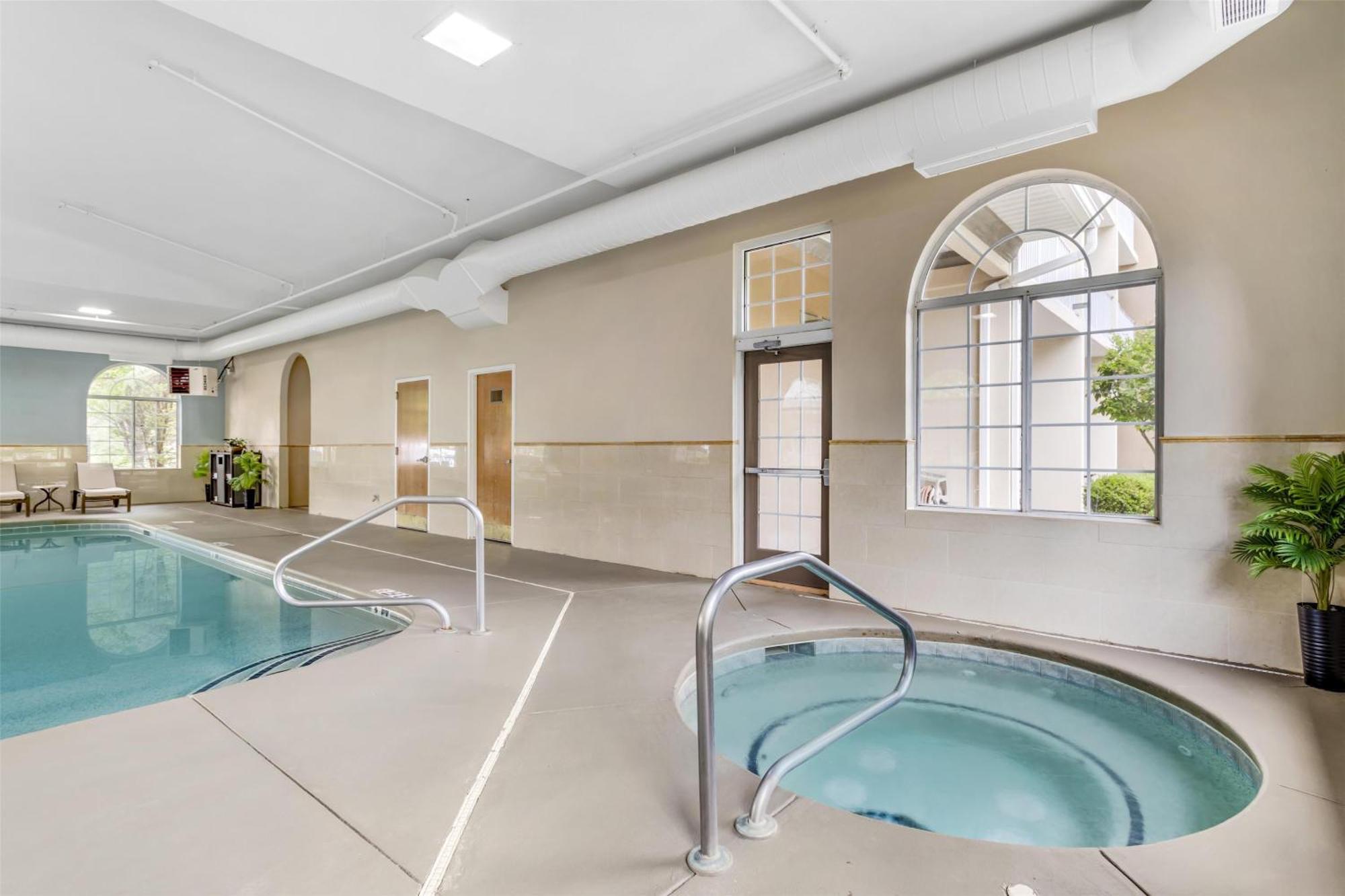 Best Western Plus River Escape Sylva / Dillsboro Exterior photo