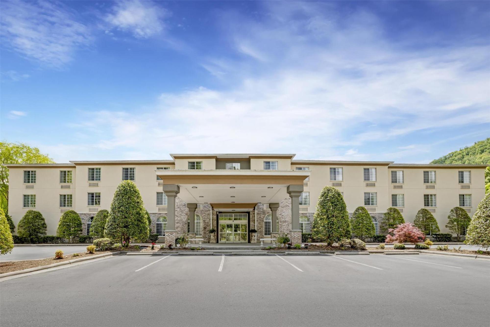 Best Western Plus River Escape Sylva / Dillsboro Exterior photo