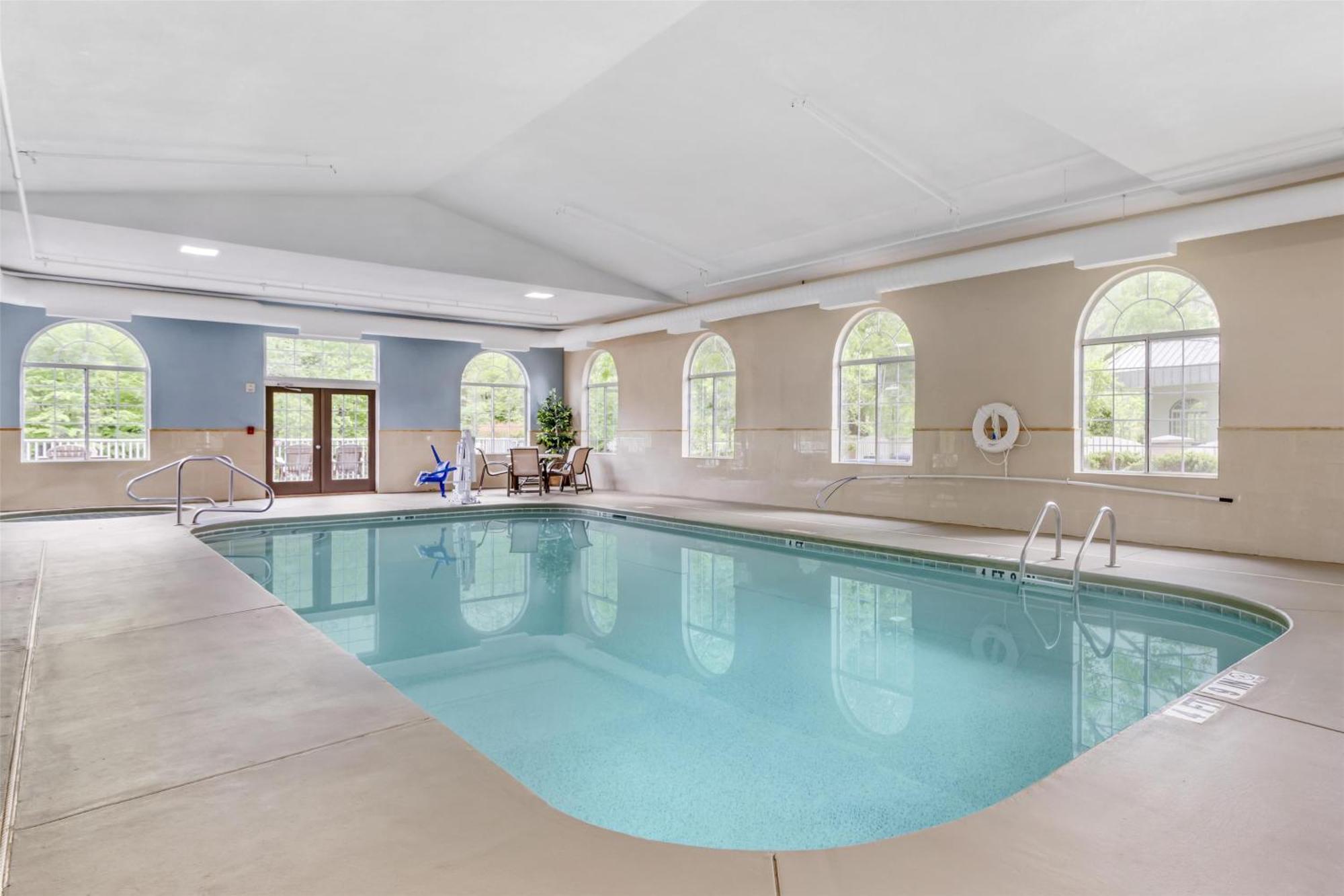 Best Western Plus River Escape Sylva / Dillsboro Exterior photo