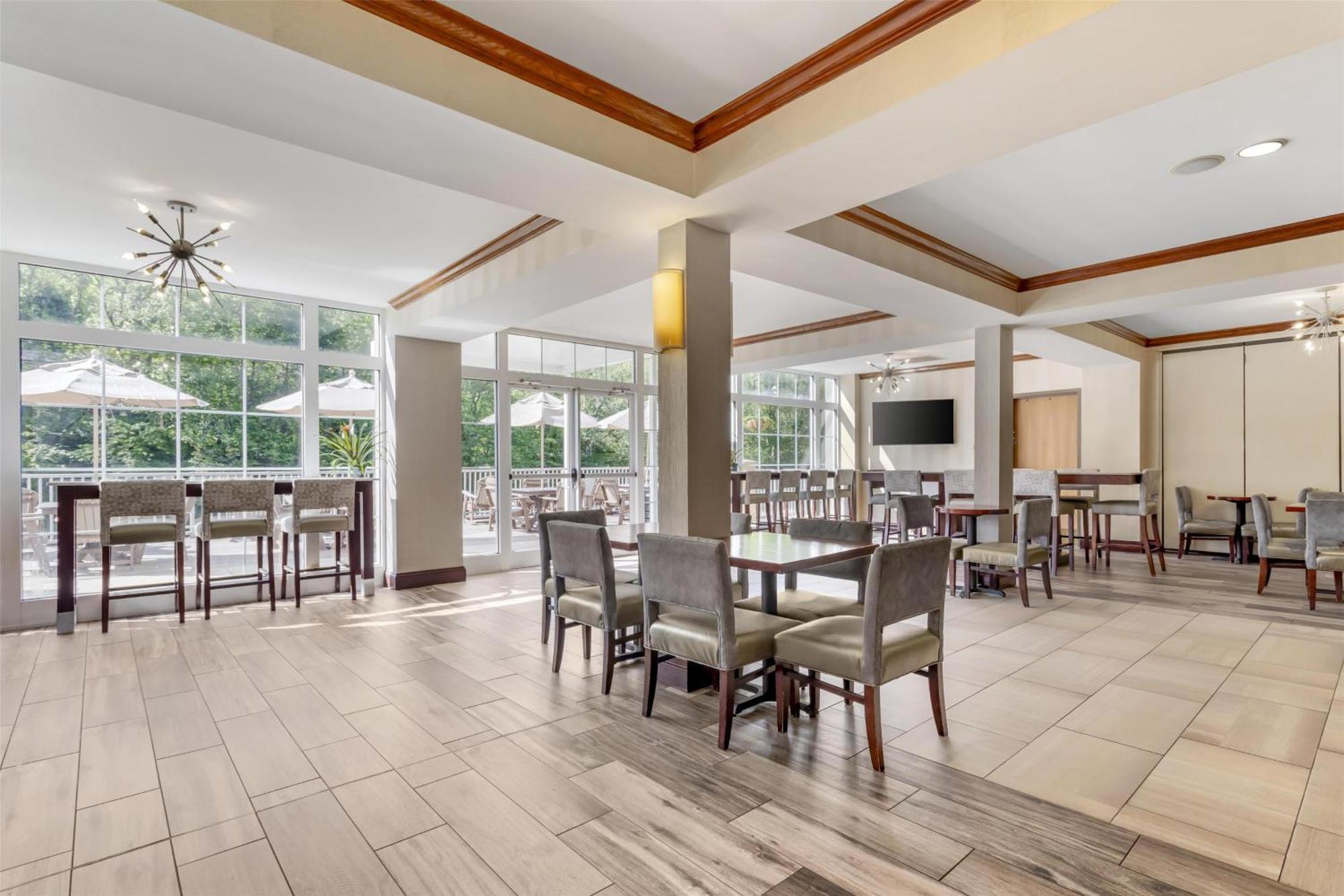 Best Western Plus River Escape Sylva / Dillsboro Exterior photo