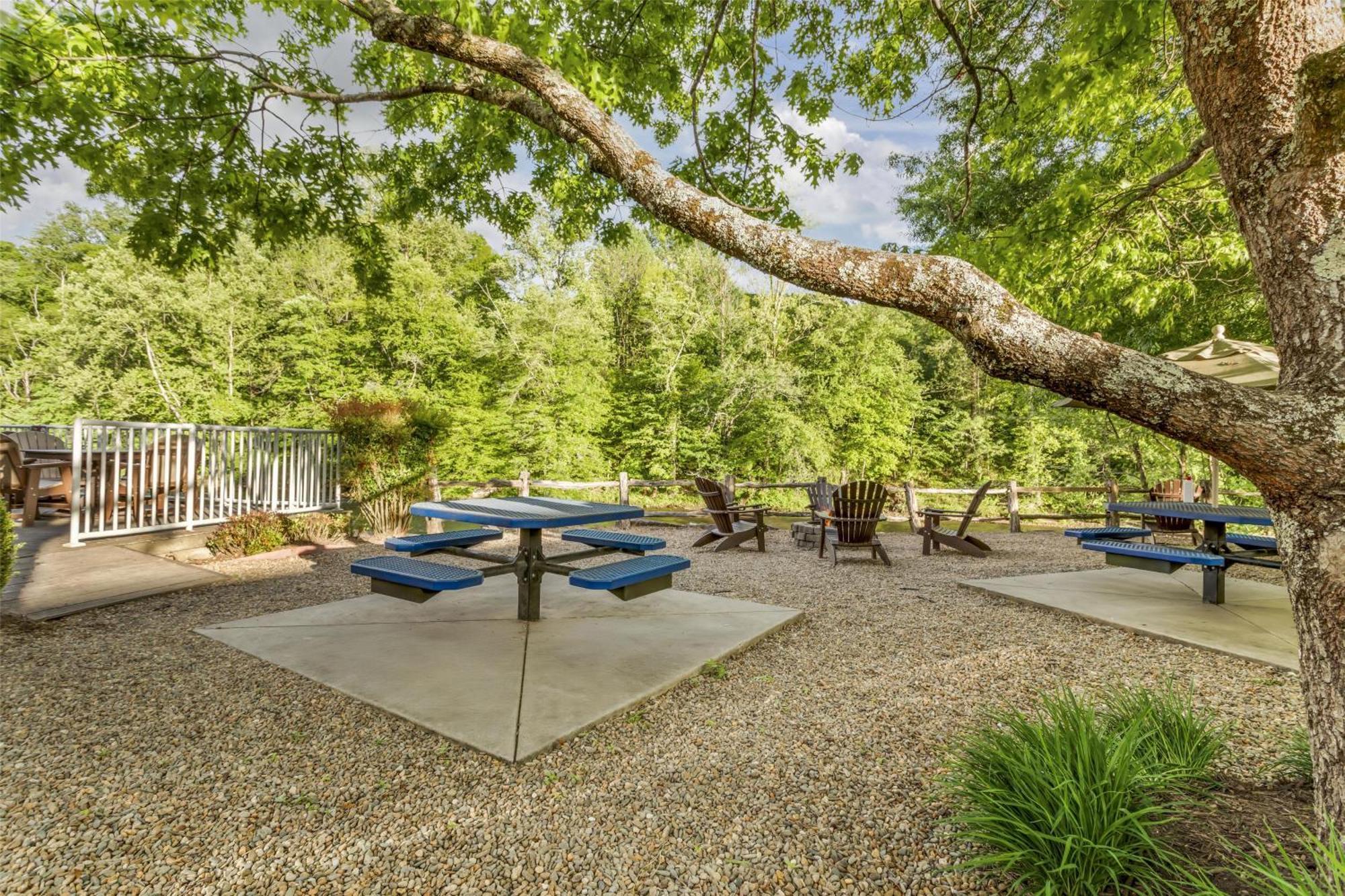 Best Western Plus River Escape Sylva / Dillsboro Exterior photo